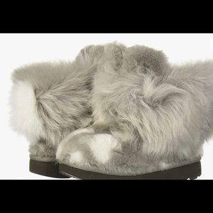 UGG Kids' Luv Classic Mini II Boot Size 9